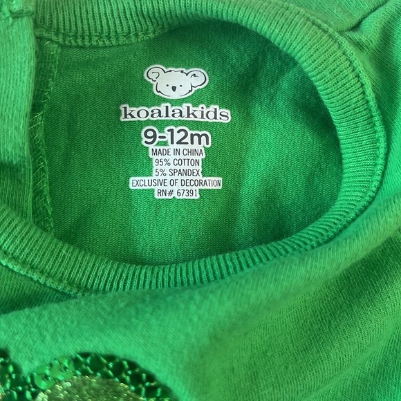 St Patrick's Day Onesie (9-12 mo.) girls, bright green white, glitter shamrock - Picture 3 of 10